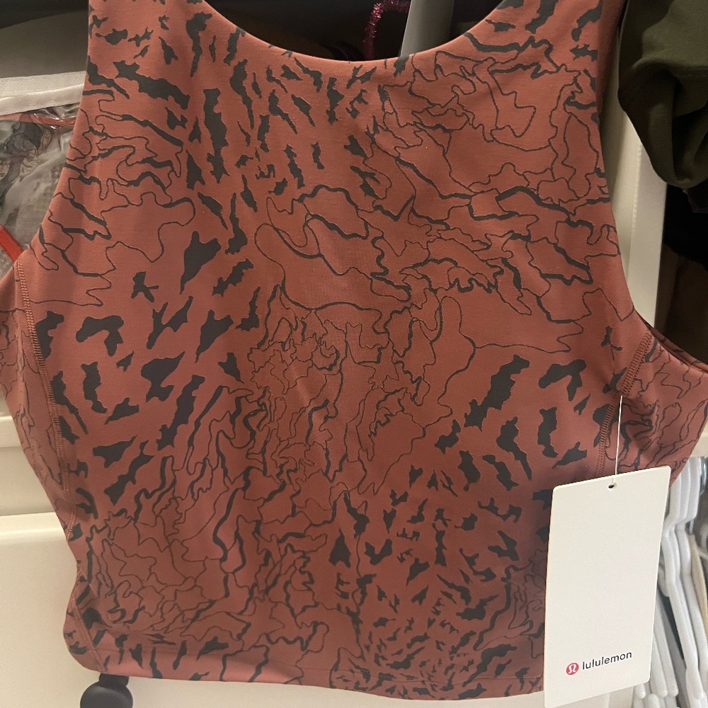 New Lululemon Crop top